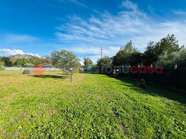 casa indipendente in vendita a Terracina