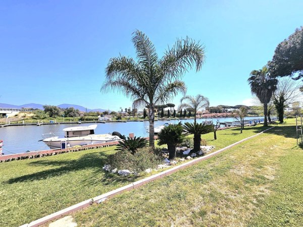 casa indipendente in vendita a Terracina