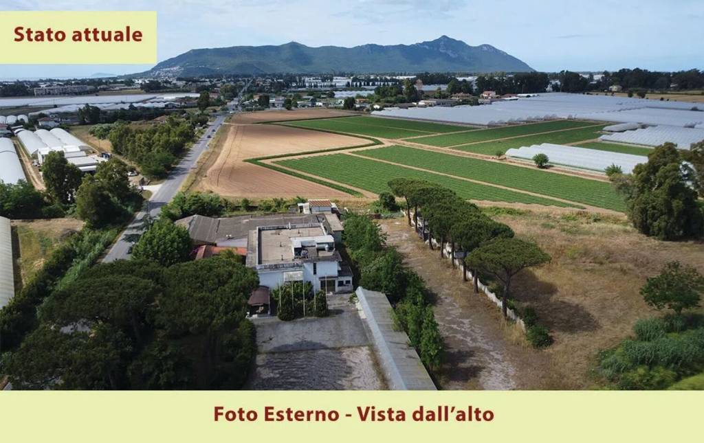 casa indipendente in vendita a Terracina in zona Hermada