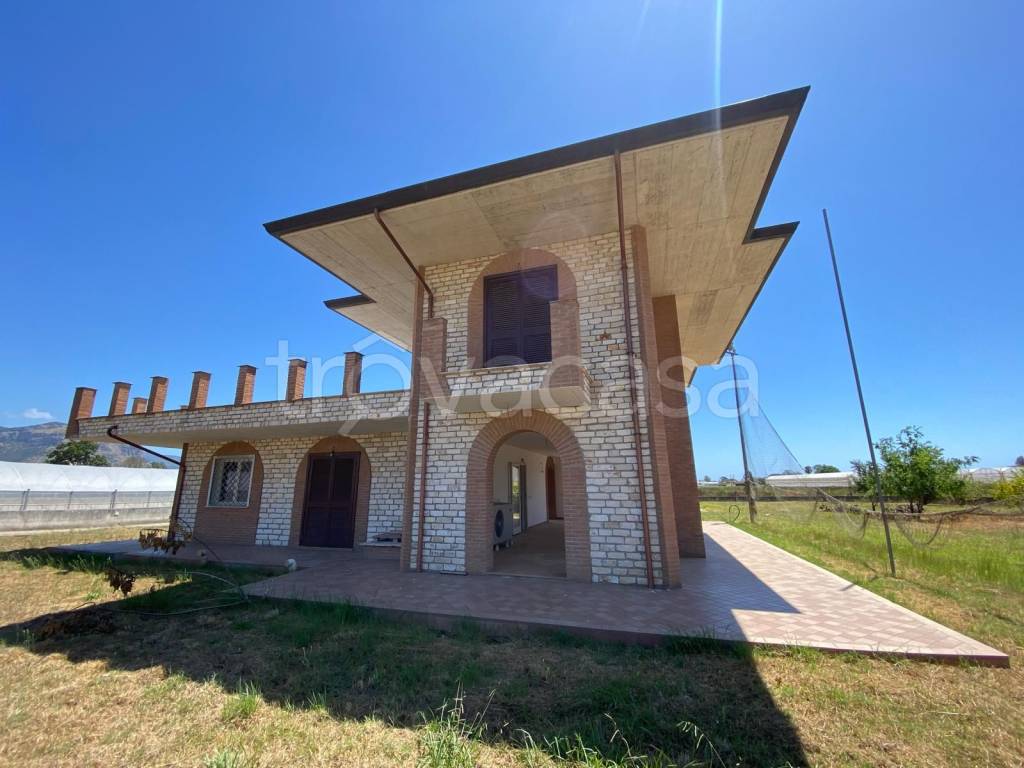casa indipendente in vendita a Terracina in zona Hermada