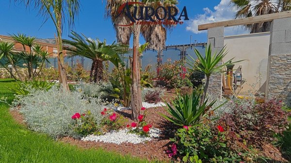 casa indipendente in vendita a Terracina