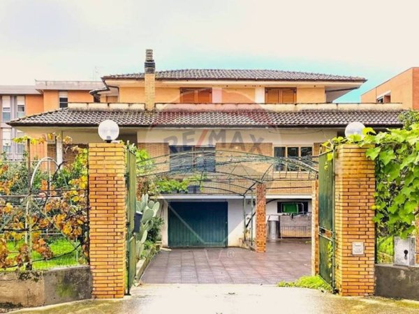 casa indipendente in vendita a Terracina