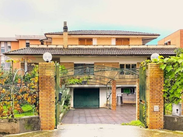 casa indipendente in vendita a Terracina