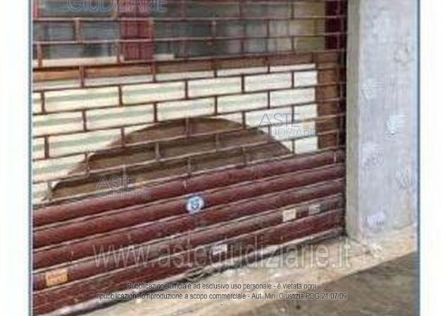 negozio in vendita a Terracina