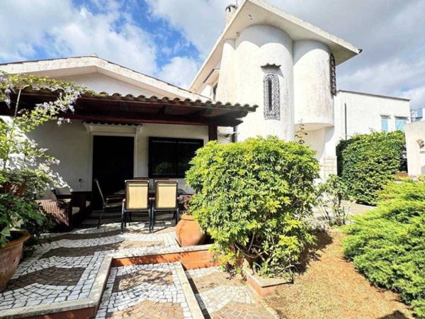 casa indipendente in vendita a Terracina