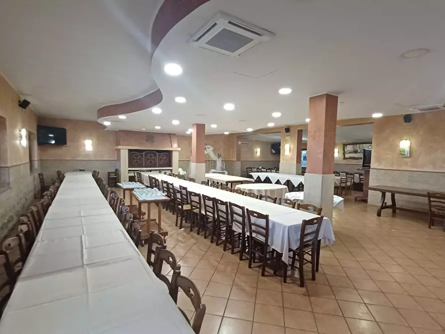 locale commerciale in vendita a Terracina