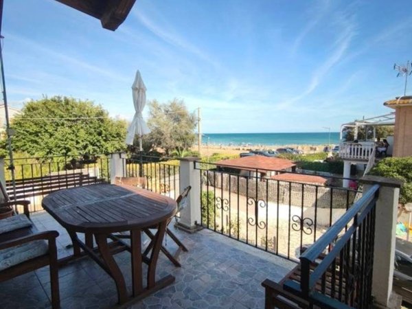 casa indipendente in vendita a Terracina