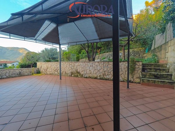 casa indipendente in vendita a Terracina