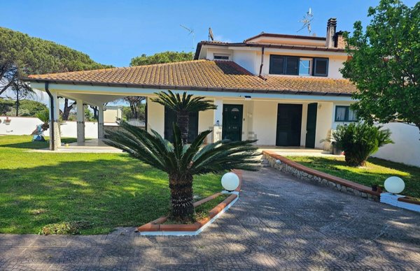casa indipendente in vendita a Terracina