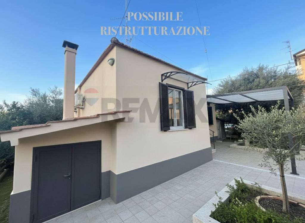 casa indipendente in vendita a Terracina
