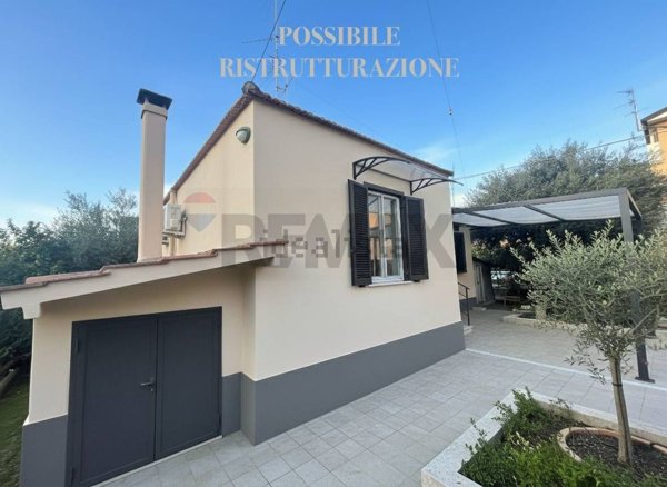 casa indipendente in vendita a Terracina