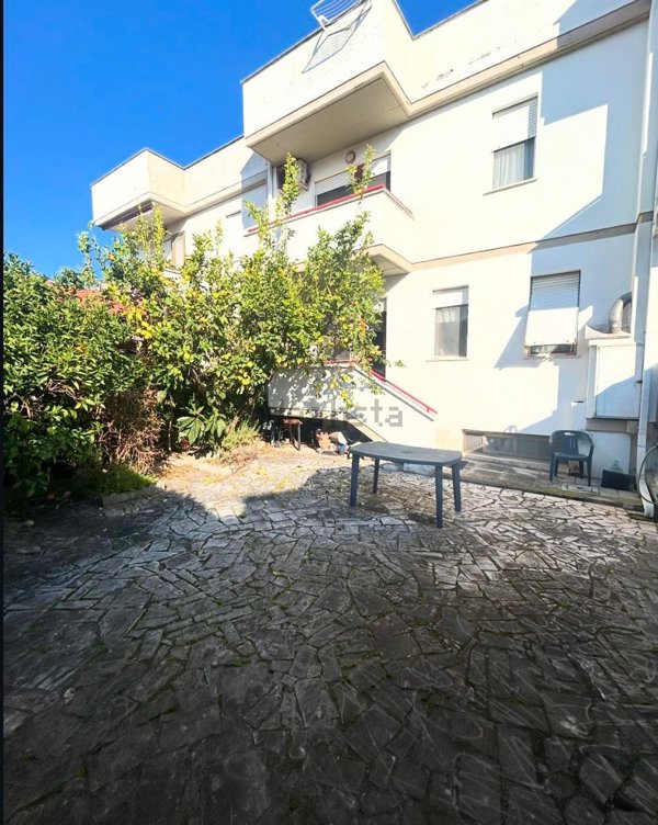 casa indipendente in vendita a Terracina in zona Hermada