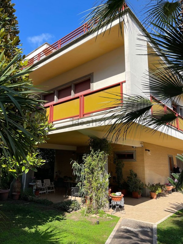 casa indipendente in vendita a Terracina