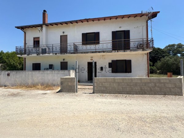 casa indipendente in vendita a Terracina in zona Hermada