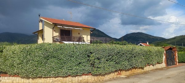 casa indipendente in vendita a Terracina
