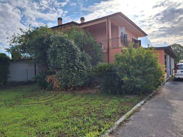 casa indipendente in vendita a Terracina in zona Hermada
