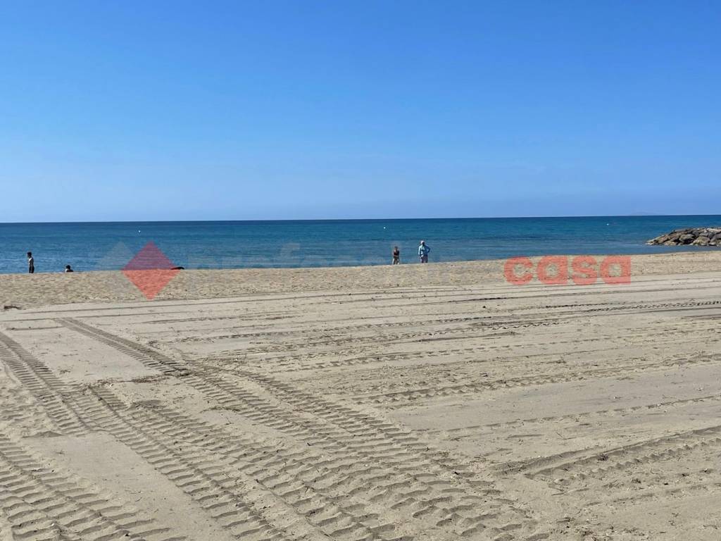 casa indipendente in vendita a Terracina