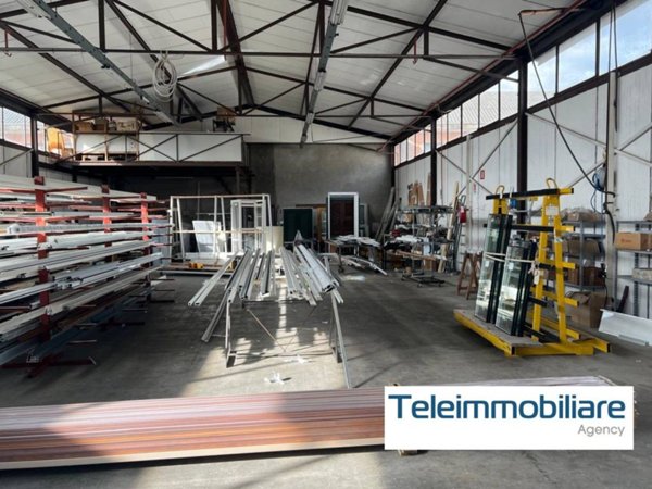 capannone in vendita a Terracina in zona Casaletti