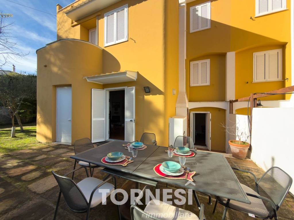 casa indipendente in vendita a Terracina