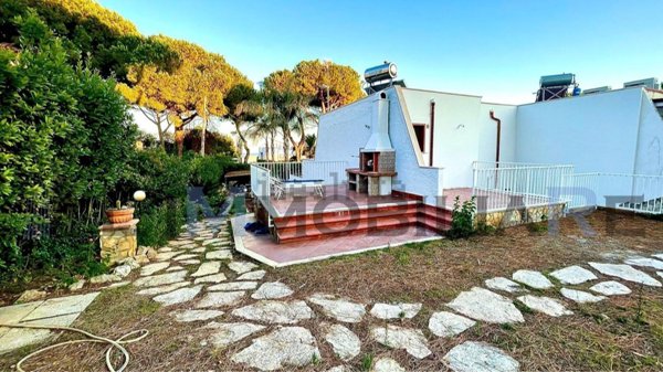 casa indipendente in vendita a Terracina