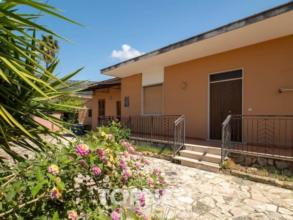 casa indipendente in vendita a Terracina