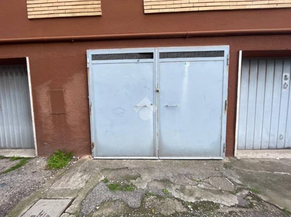 locale di sgombero in vendita a Terracina