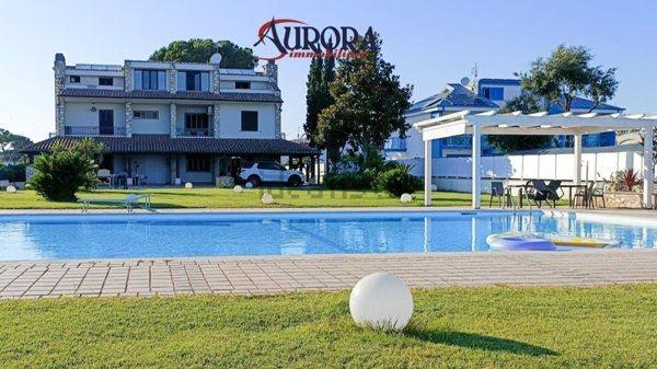 casa indipendente in vendita a Terracina