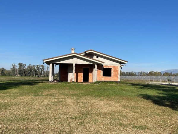 casa indipendente in vendita a Terracina in zona Hermada