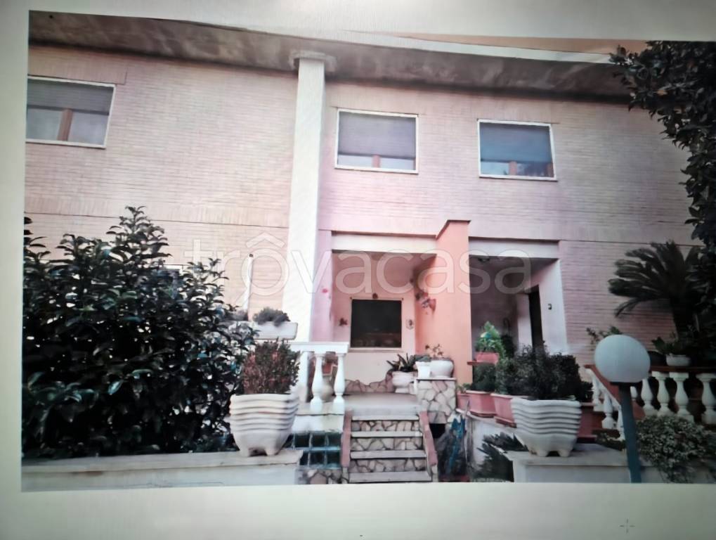 casa indipendente in vendita a Terracina in zona Hermada