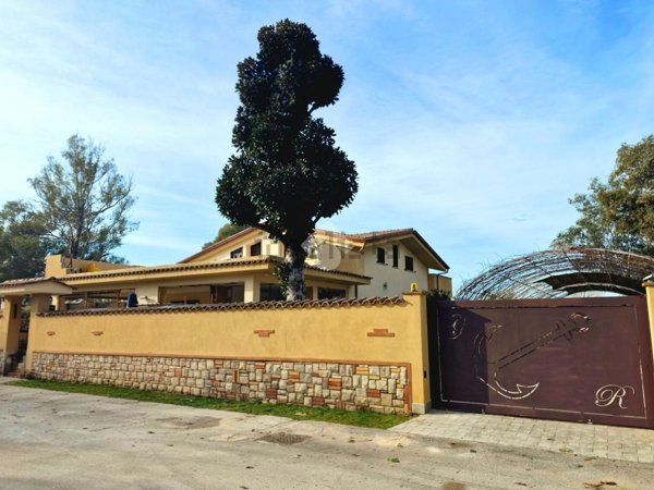 casa indipendente in vendita a Terracina