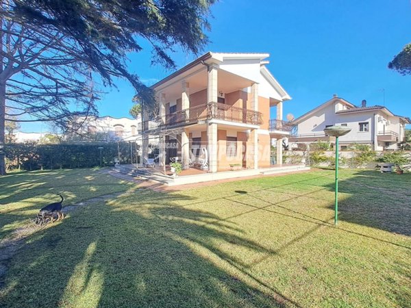 casa indipendente in vendita a Terracina