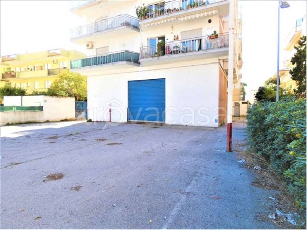 negozio in vendita a Terracina