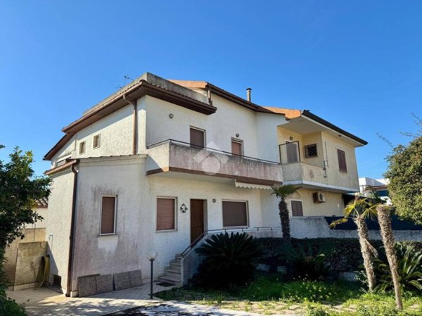 casa indipendente in vendita a Terracina