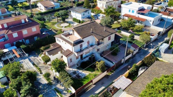 casa indipendente in vendita a Terracina