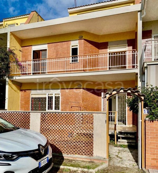 casa indipendente in vendita a Terracina