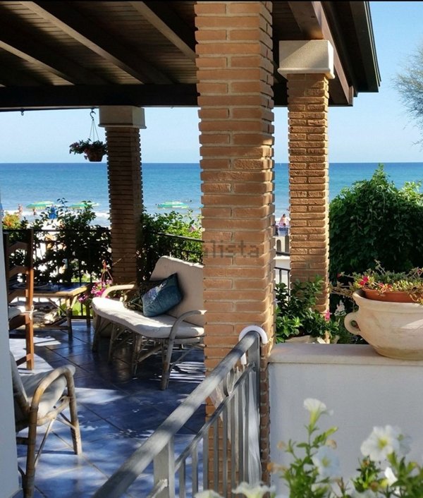 casa indipendente in vendita a Terracina