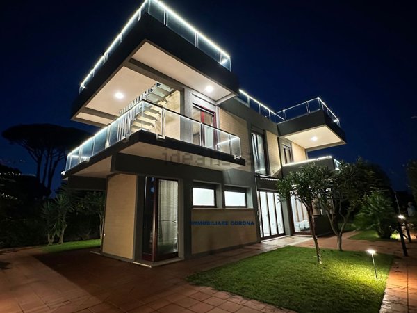 casa indipendente in vendita a Terracina