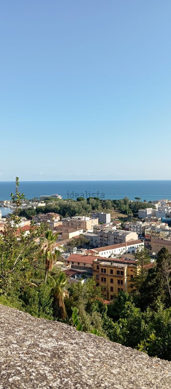 casa indipendente in vendita a Terracina