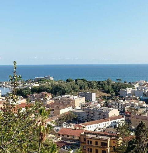 casa indipendente in vendita a Terracina