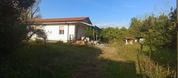 casa indipendente in vendita a Terracina