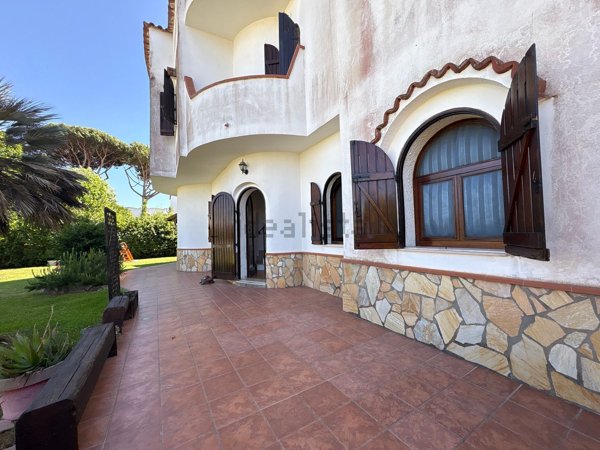 casa indipendente in vendita a Terracina