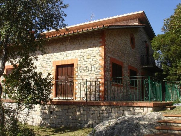 casa indipendente in vendita a Terracina