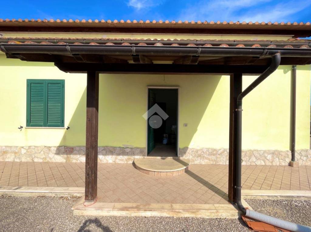 casa indipendente in vendita a Terracina