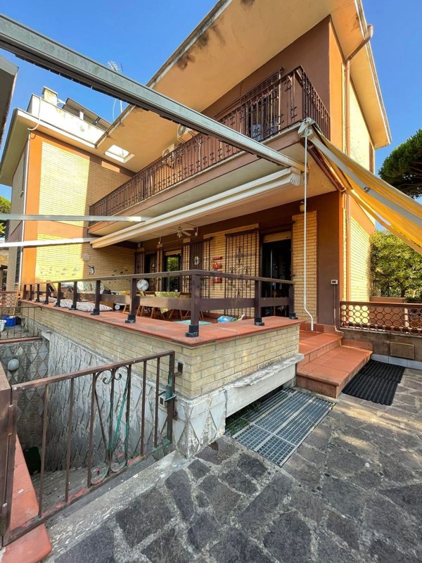 casa indipendente in vendita a Terracina