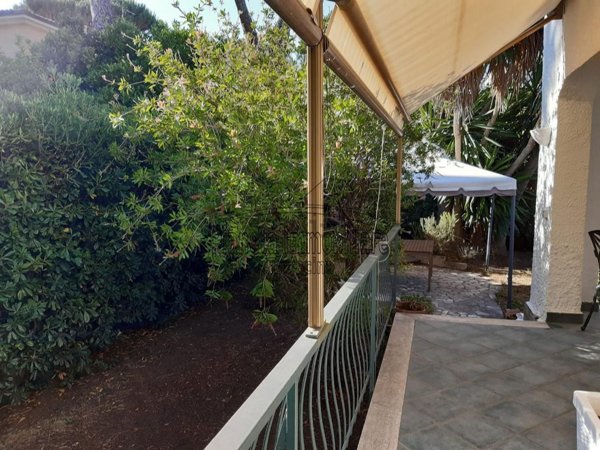 casa indipendente in vendita a Terracina