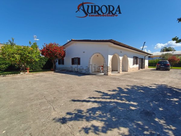 casa indipendente in vendita a Terracina in zona Hermada