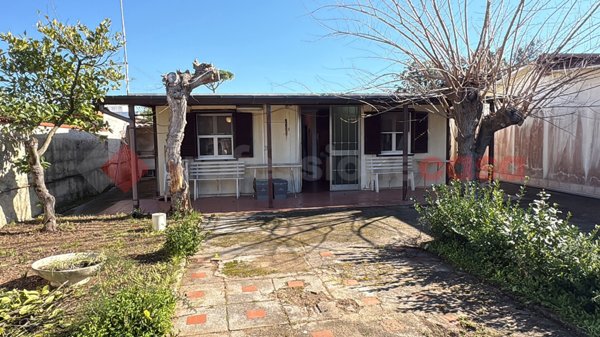 casa indipendente in vendita a Terracina