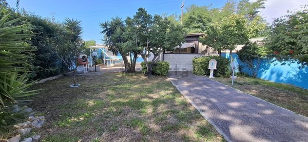 casa indipendente in vendita a Terracina