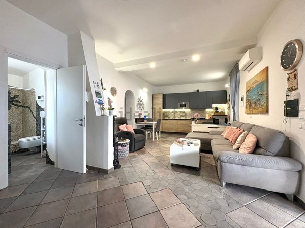 casa indipendente in vendita a Terracina