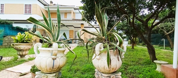 casa indipendente in vendita a Terracina